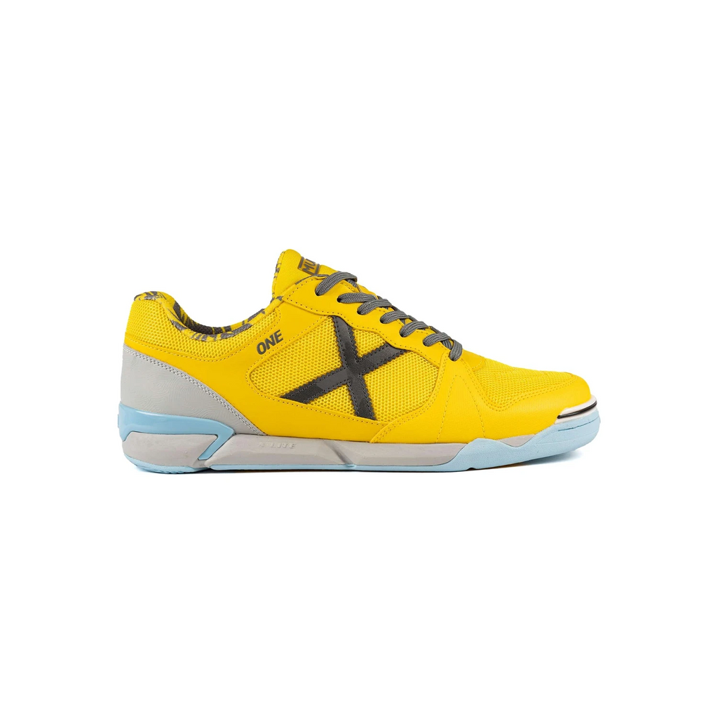 Chuteira de Futsal Munich One 73 SS25 Amarelo Profissional